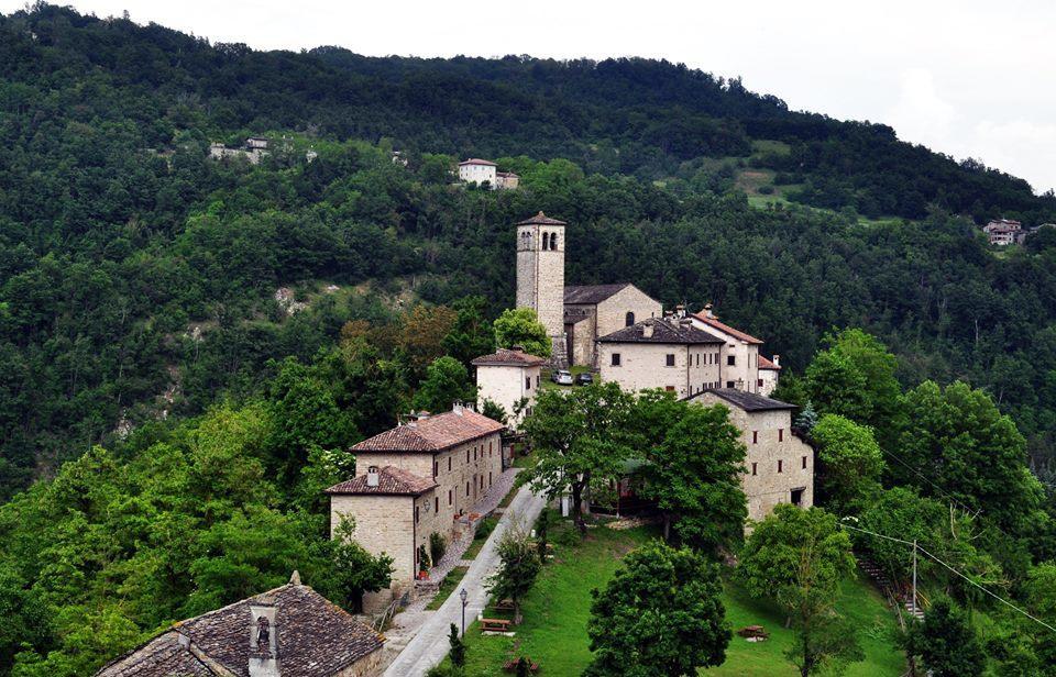 Ostello Podesteria Di Gombola Polinago ภายนอก รูปภาพ